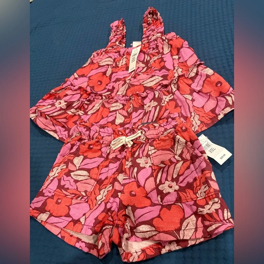 GAP toddler Floral Pink sleeveless top and bottom shorts set NWT size 3years